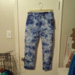 YNDJ..LADIE SKINNY JEANS.STRETCH.NWT .SZ 6